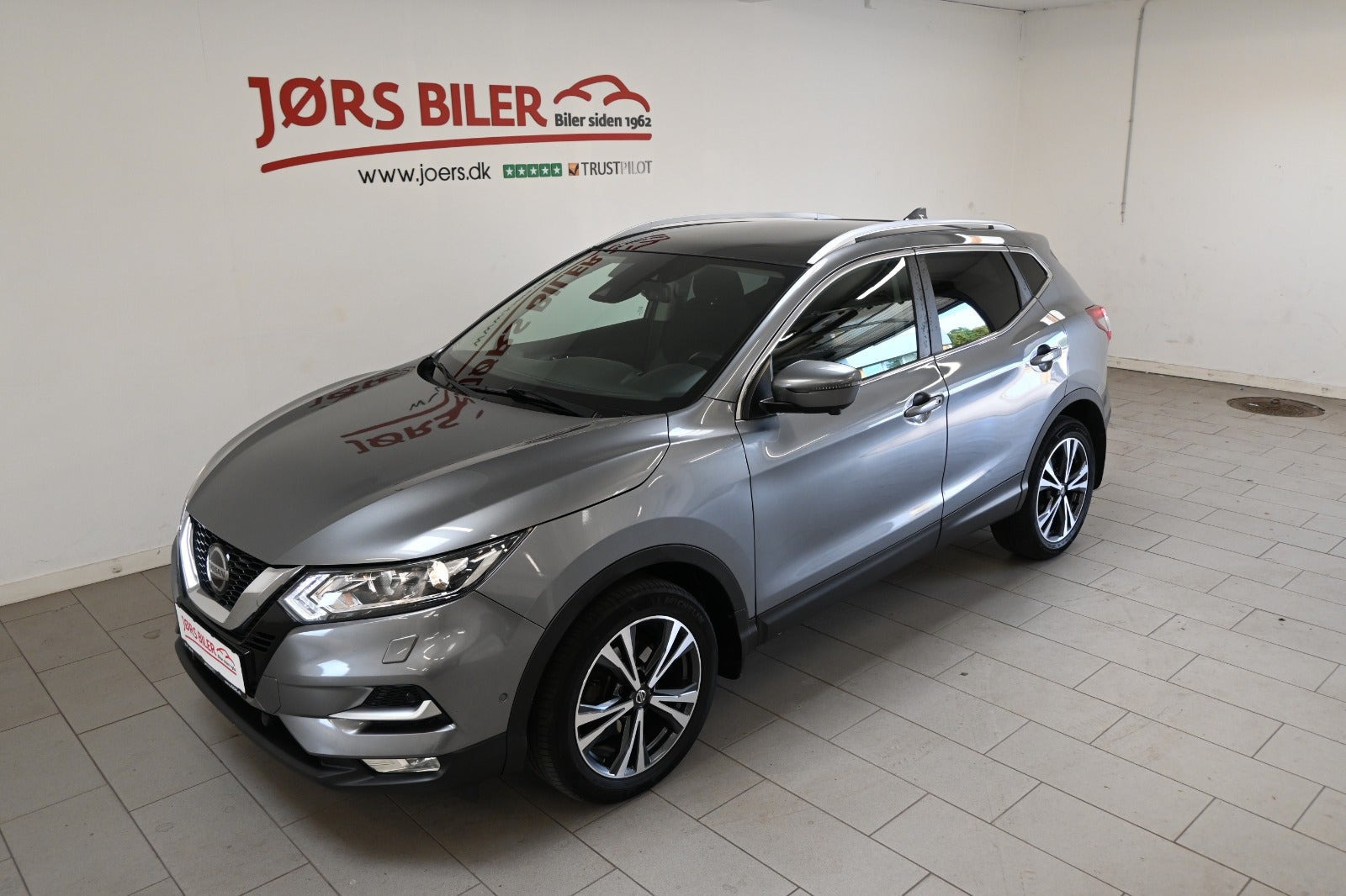 Grå Nissan Qashqai fra 2018