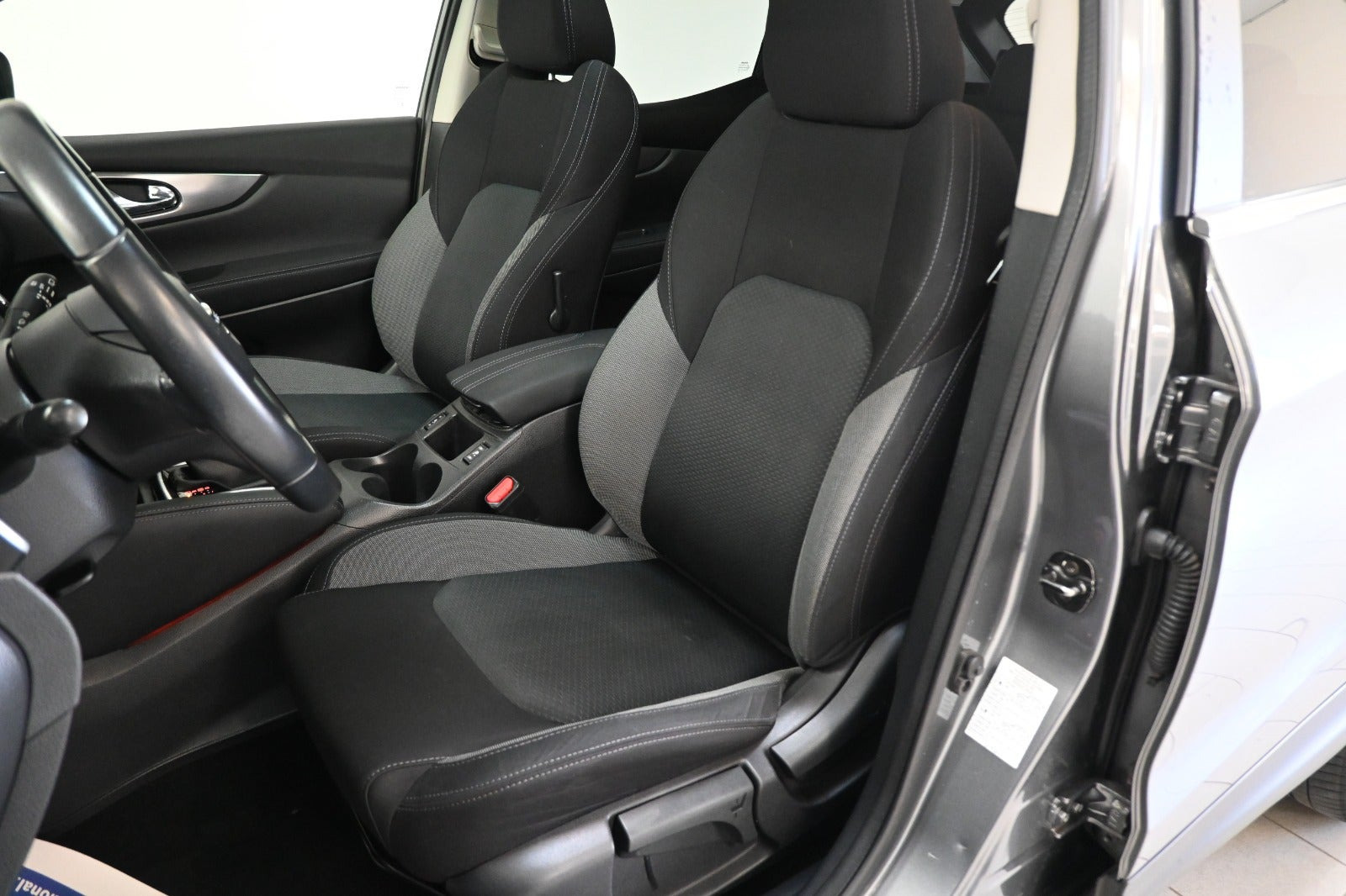 Grå Nissan Qashqai fra 2018