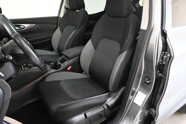 Grå Nissan Qashqai fra 2018