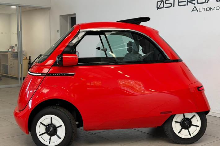 Rød Micro Microlino fra 2025