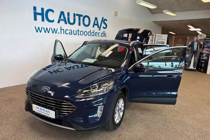 Blå Ford Kuga fra 2021