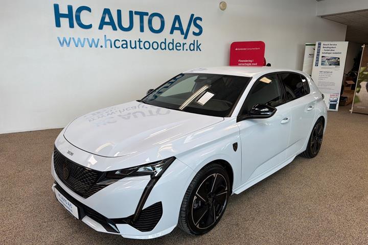 Hvid Peugeot E-308 fra 2023 set udefra