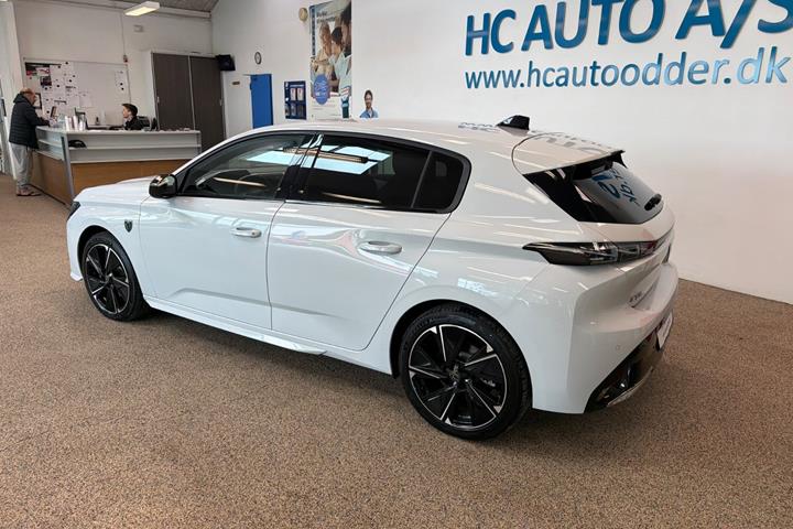Hvid Peugeot E-308 fra 2023
