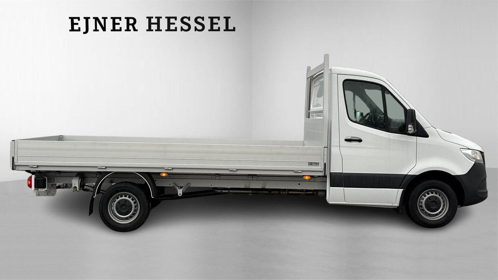Hvid Mercedes Sprinter 317 fra 2025