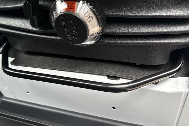Hvid Mercedes Sprinter 317 fra 2025