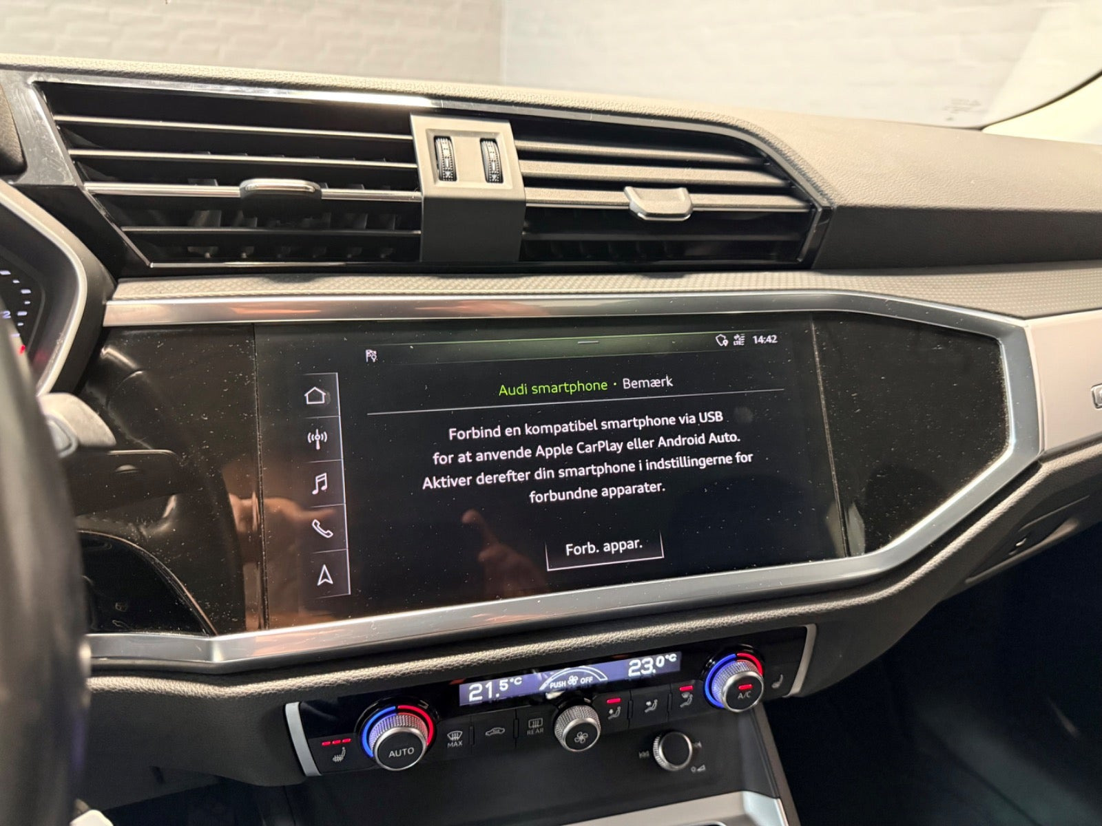 Grå Audi Q3 fra 2019