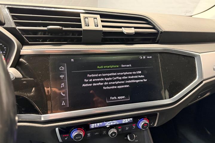 Grå Audi Q3 fra 2019