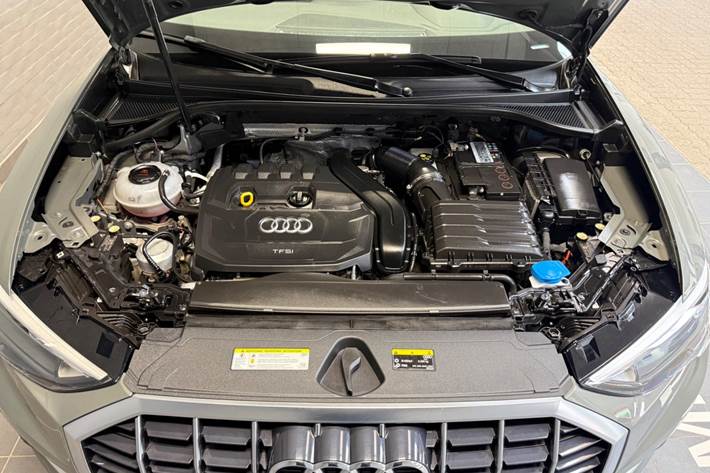 Grå Audi Q3 fra 2019