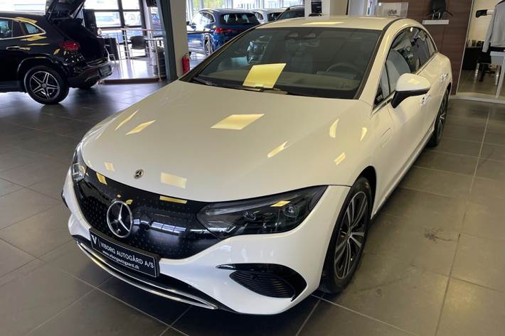 Hvid Mercedes EQE350 fra 2023