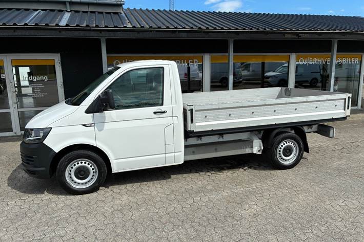 Hvid VW Transporter fra 2016