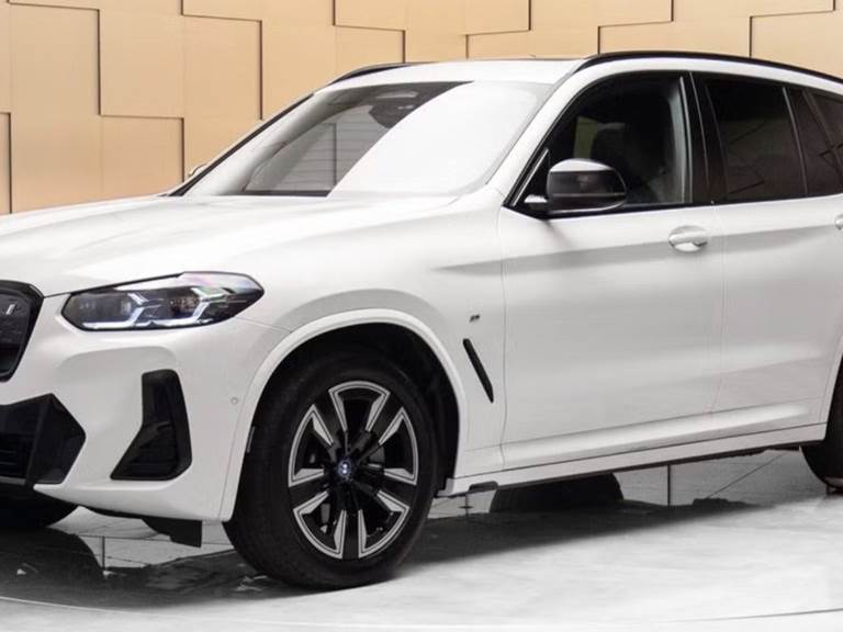 BMW iX3 Charged M-Sport