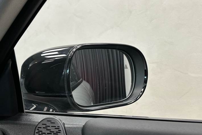 Sølv Mini Cooper fra 2024