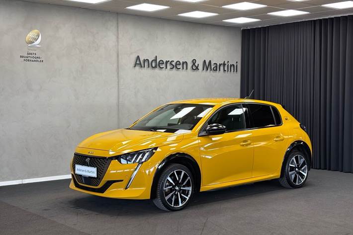 Gul Peugeot e-208 fra 2022