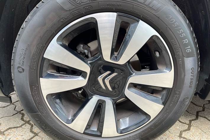 Rød Citroën C3 fra 2021