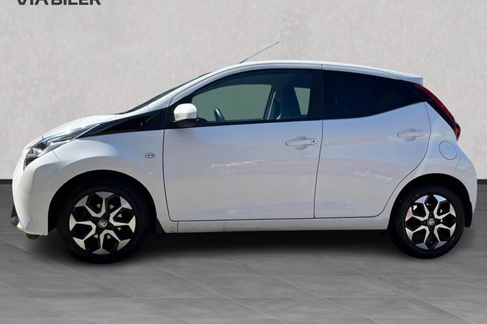 Hvid Toyota Aygo fra 2020