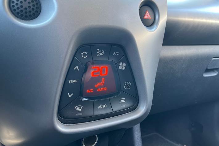 Hvid Toyota Aygo fra 2020