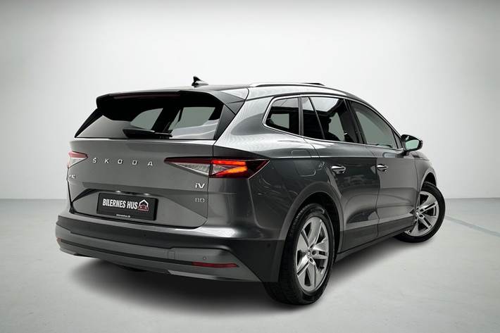 Grå Skoda Enyaq fra 2022