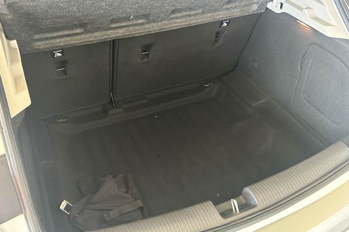 Sølv Opel Astra fra 2016