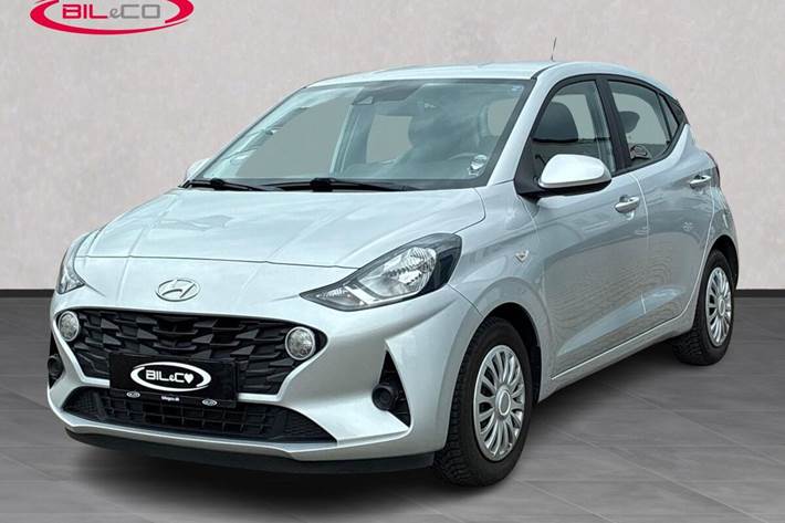 Sølv Hyundai i10 fra 2021