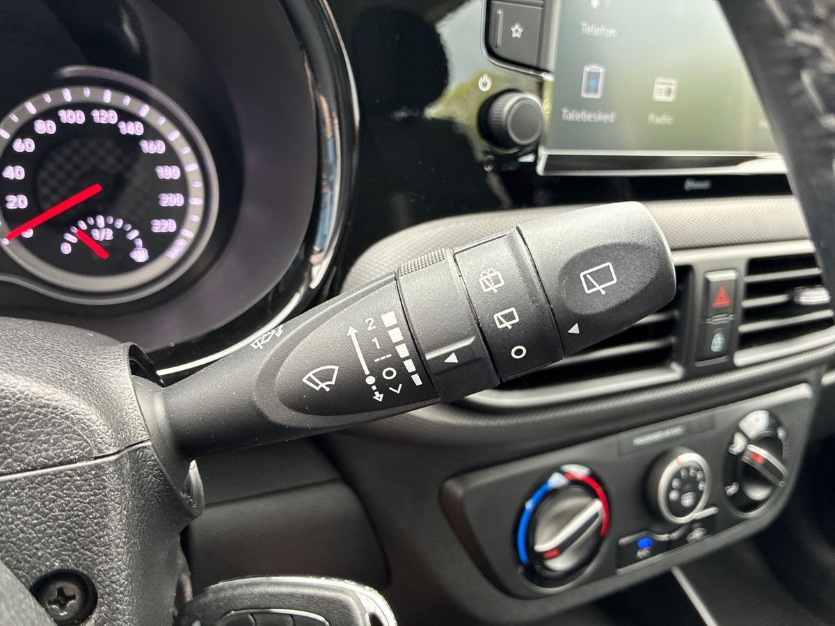 Sølv Hyundai i10 fra 2021
