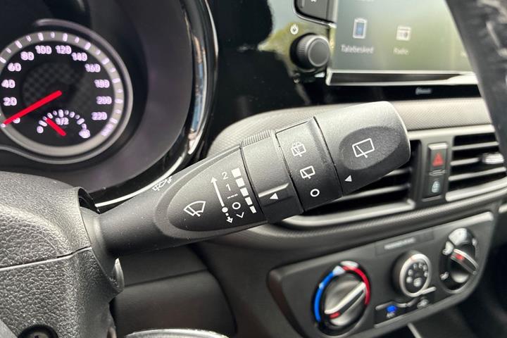 Sølv Hyundai i10 fra 2021