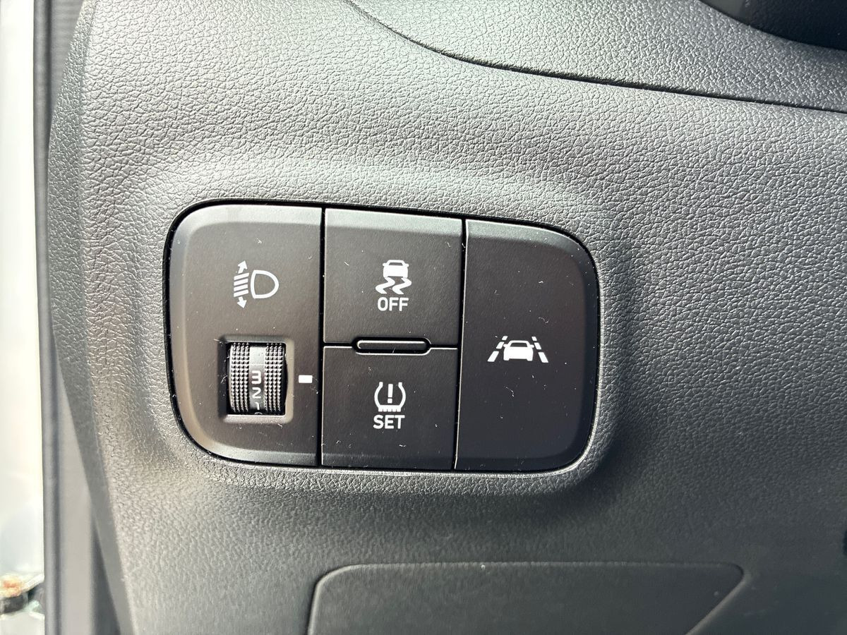 Sølv Hyundai i10 fra 2021