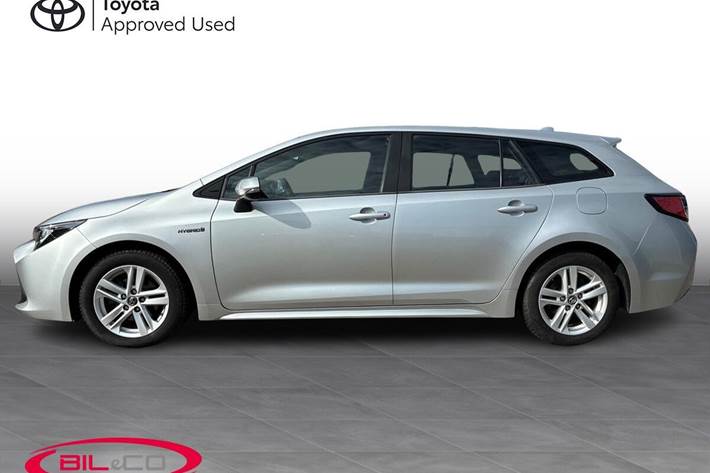 Grå Toyota Corolla fra 2020