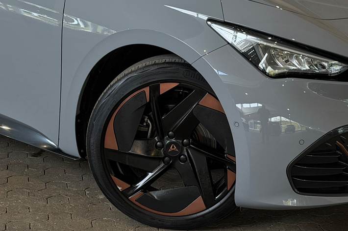 Grå Cupra Born fra 2023