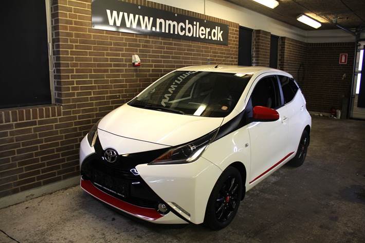 Hvid Toyota Aygo fra 2016