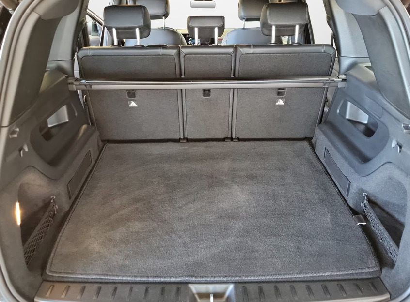Sort Mercedes EQB250 fra 2023