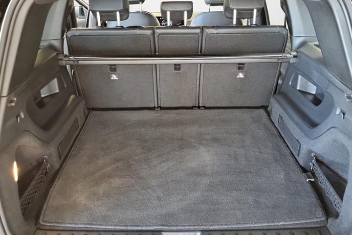 Sort Mercedes EQB250 fra 2023