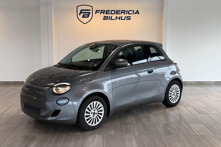 Grå Fiat 500e fra 2023