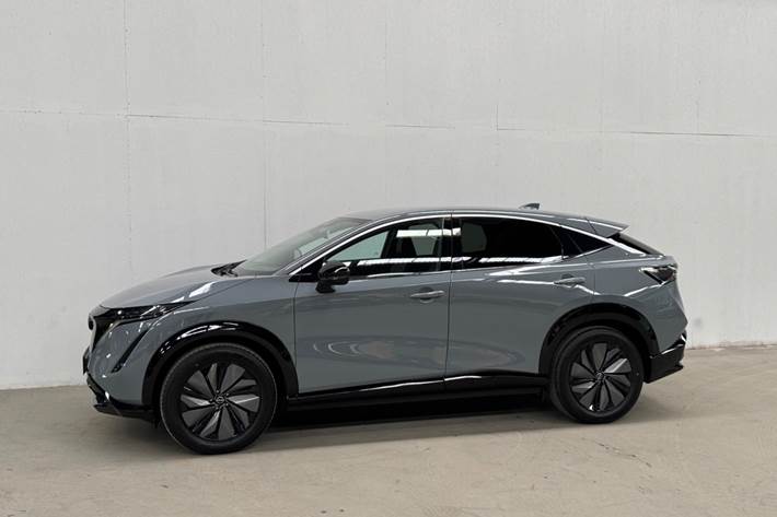 Grå Nissan Ariya fra 2025