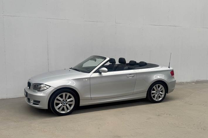 Sølv BMW 118i fra 2009