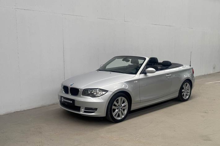 Sølv BMW 118i fra 2009