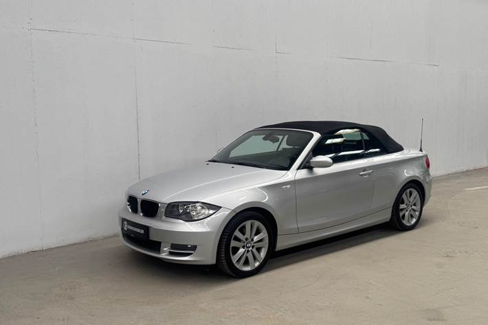 Sølv BMW 118i fra 2009