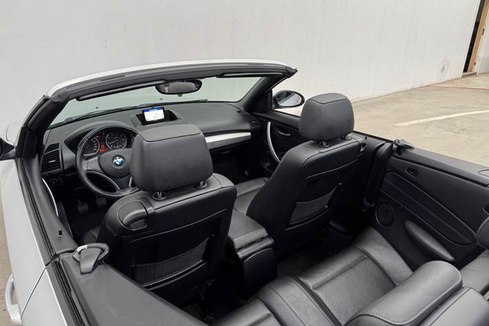 Sølv BMW 118i fra 2009