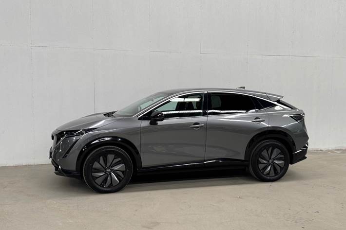 Grå Nissan Ariya fra 2025