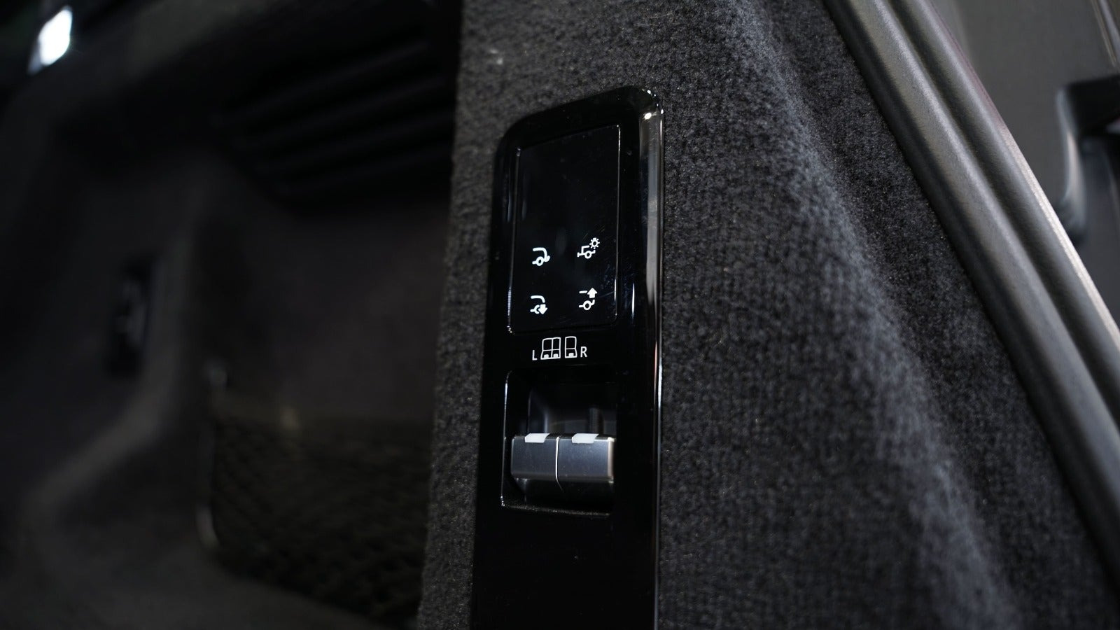 Sort Land Rover Range Rover sport fra 2024