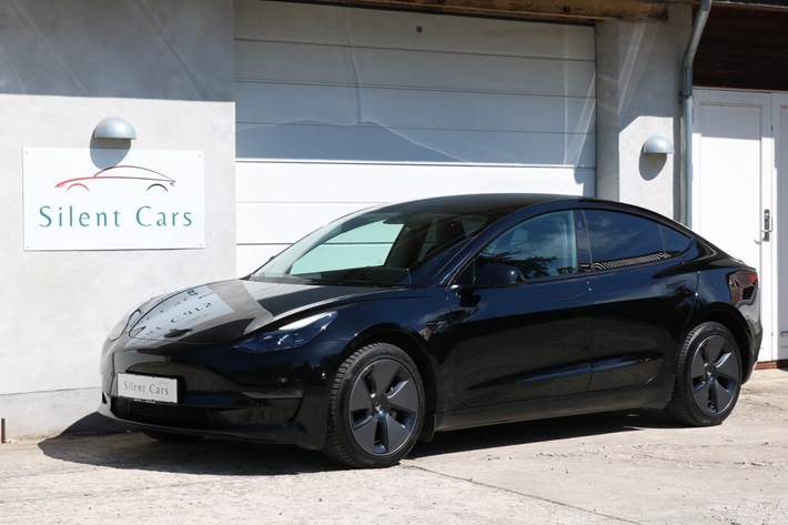Sort Tesla Model 3 fra 2023