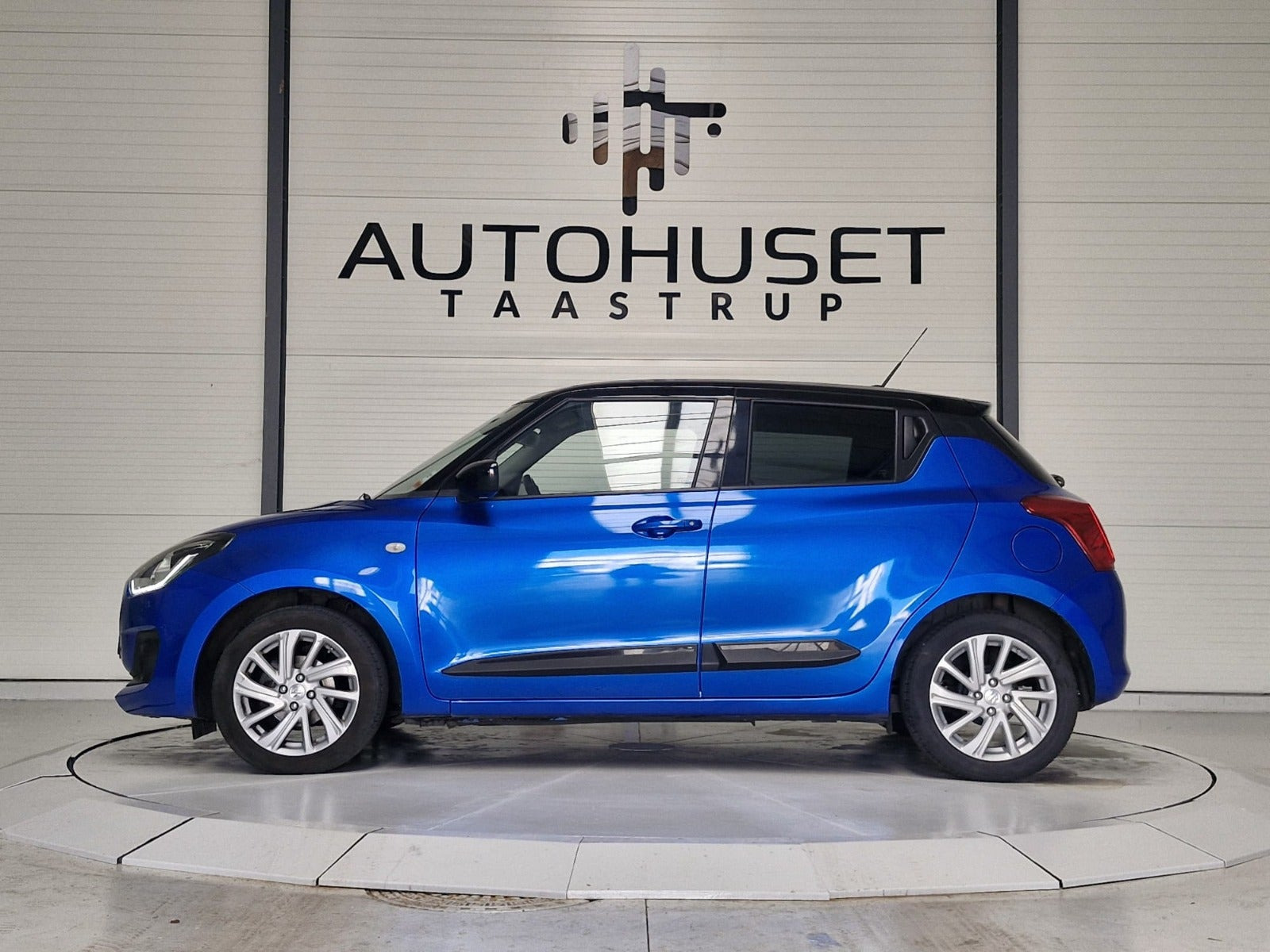 Blå Suzuki Swift fra 2020