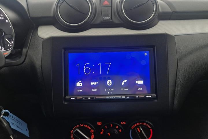 Blå Suzuki Swift fra 2020