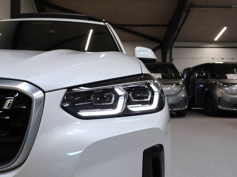 BMW iX3 Charged Plus M-Sport