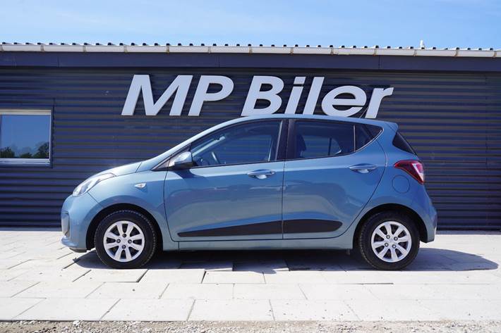 Blå Hyundai i10 fra 2017