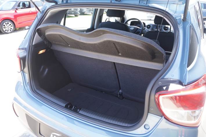 Blå Hyundai i10 fra 2017
