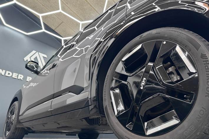 Grå Kia EV3 fra 2025