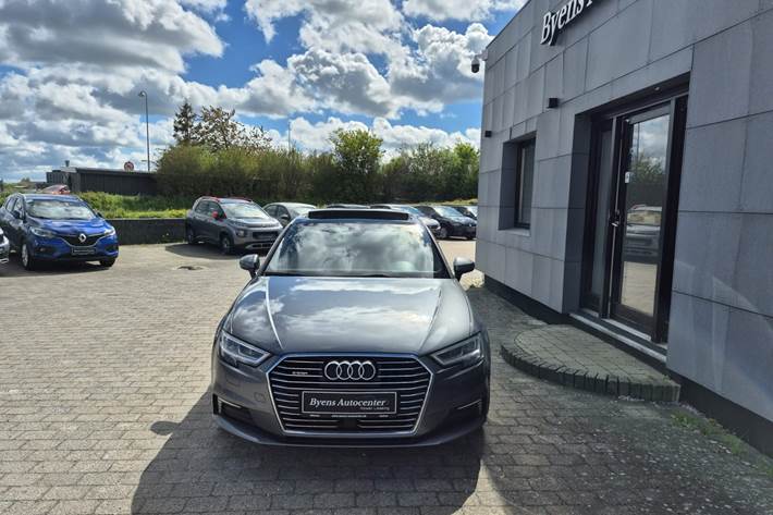 Sølv Audi A3 fra 2017
