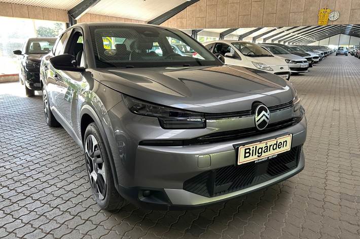 Grå Citroën ë-C4 X fra 2025 set udefra