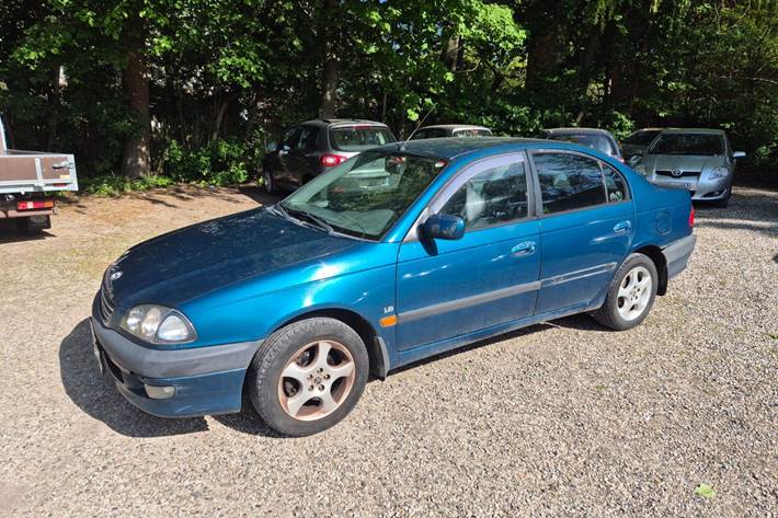 undefined Toyota Avensis fra 1998