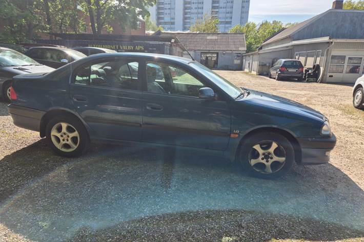 undefined Toyota Avensis fra 1998
